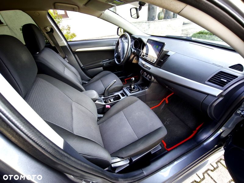 Mitsubishi Lancer 1.6 Inform - 29