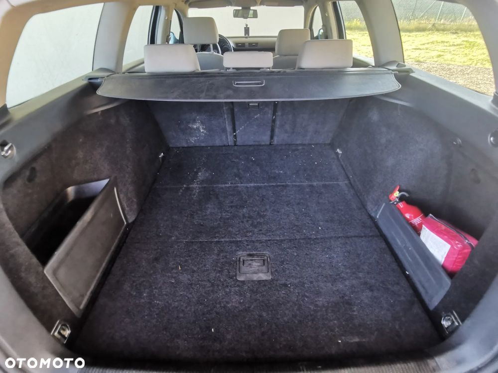 Volkswagen Passat - 16