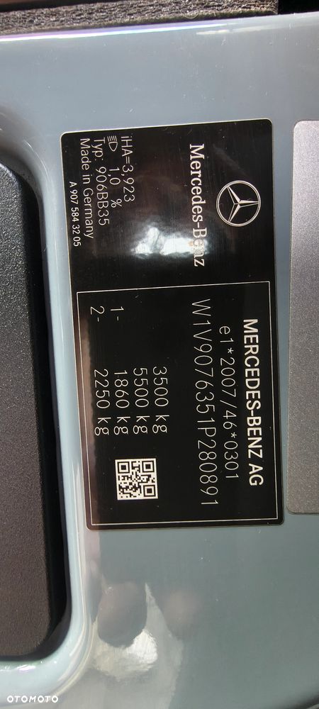 Mercedes-Benz Sprinter - 20
