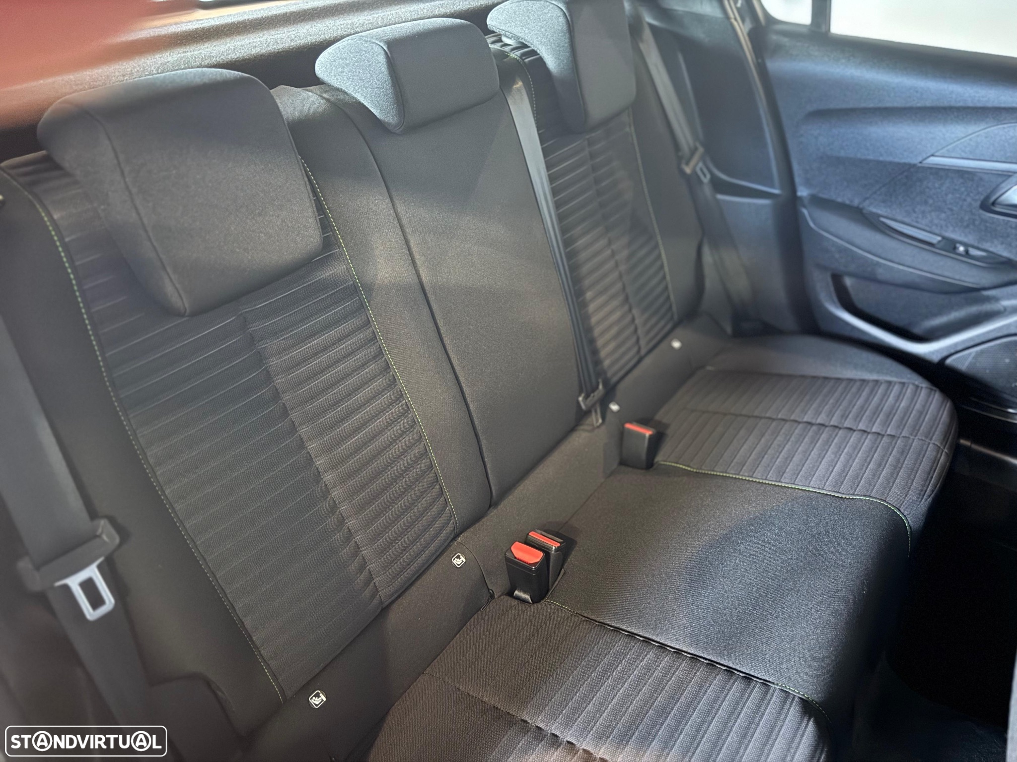 Peugeot 208 1.2 PureTech SE Style - 29