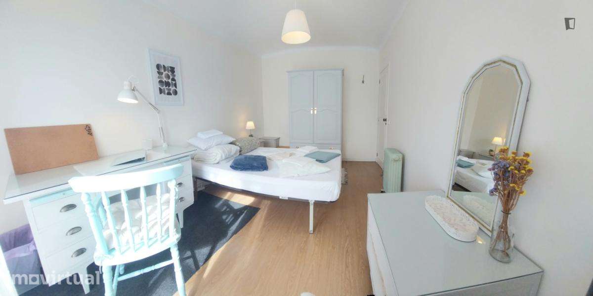 Quarto - localizado em Montes Claros Coimbra - Grande imagem: 3/13
