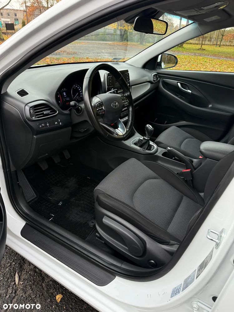 Hyundai i30 ver-1-6-d-classic-plus - 19