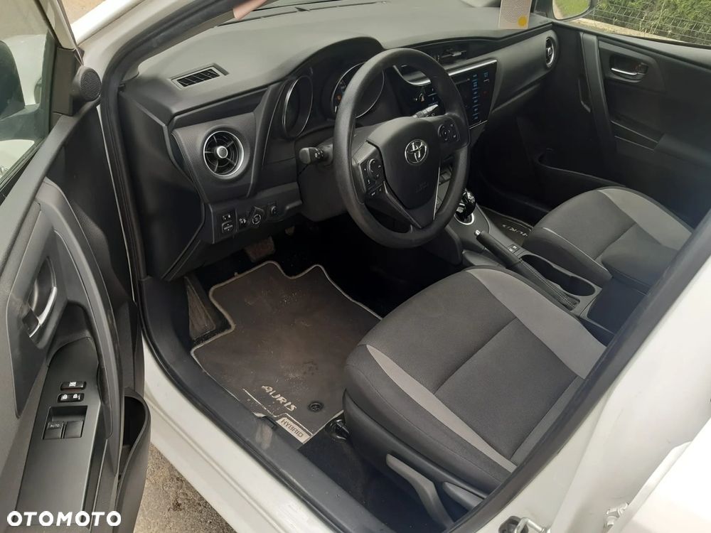 Toyota Auris Hybrid 135 Active - 11