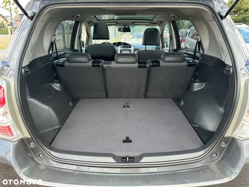 Toyota Verso 1.8 Prestige MS - 23