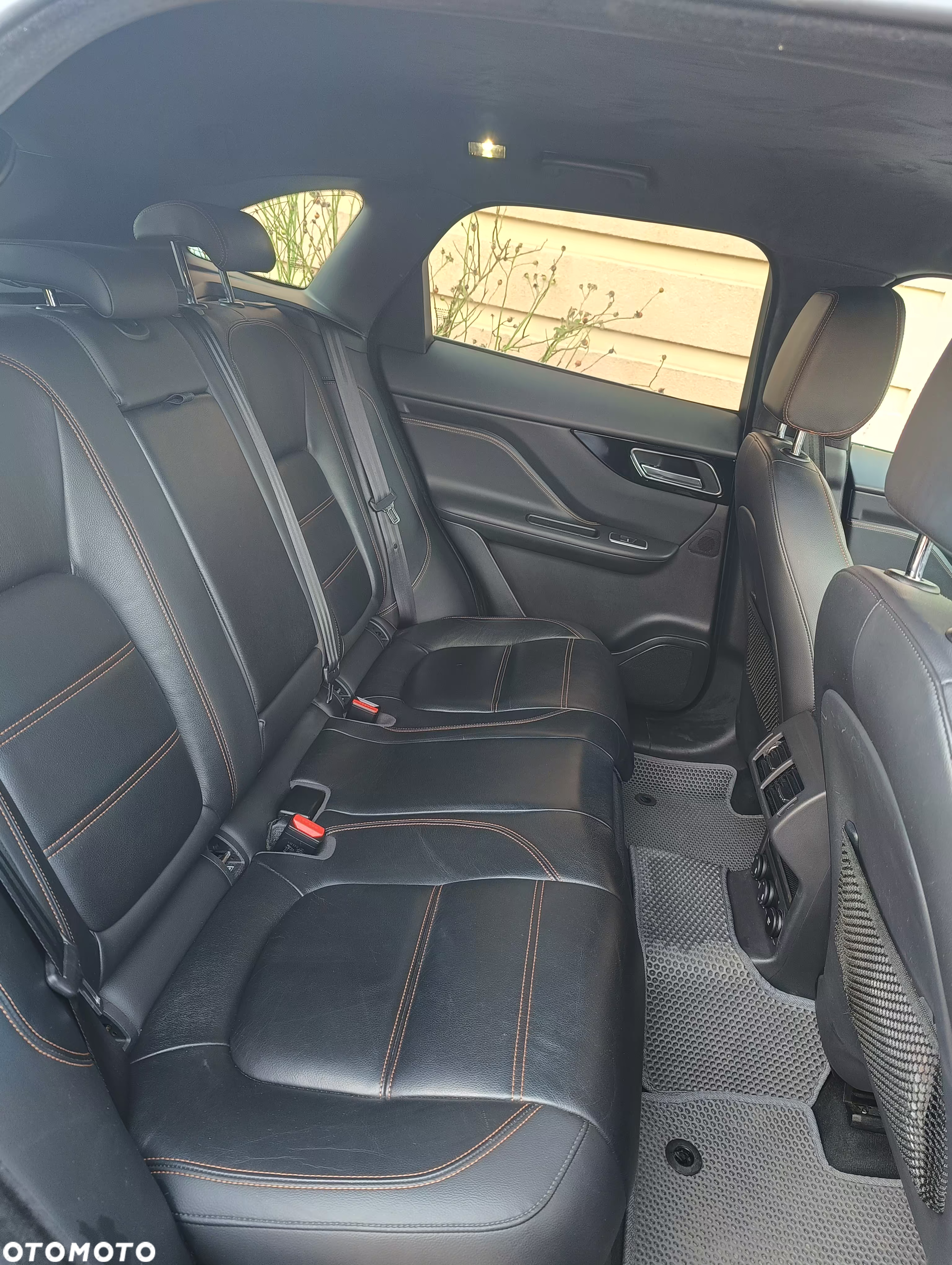 Jaguar F-Pace 2.0 i4D AWD Prestige - 8