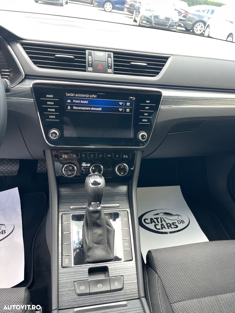 Skoda Superb 2.0 TDI DSG Premium Edition - 36
