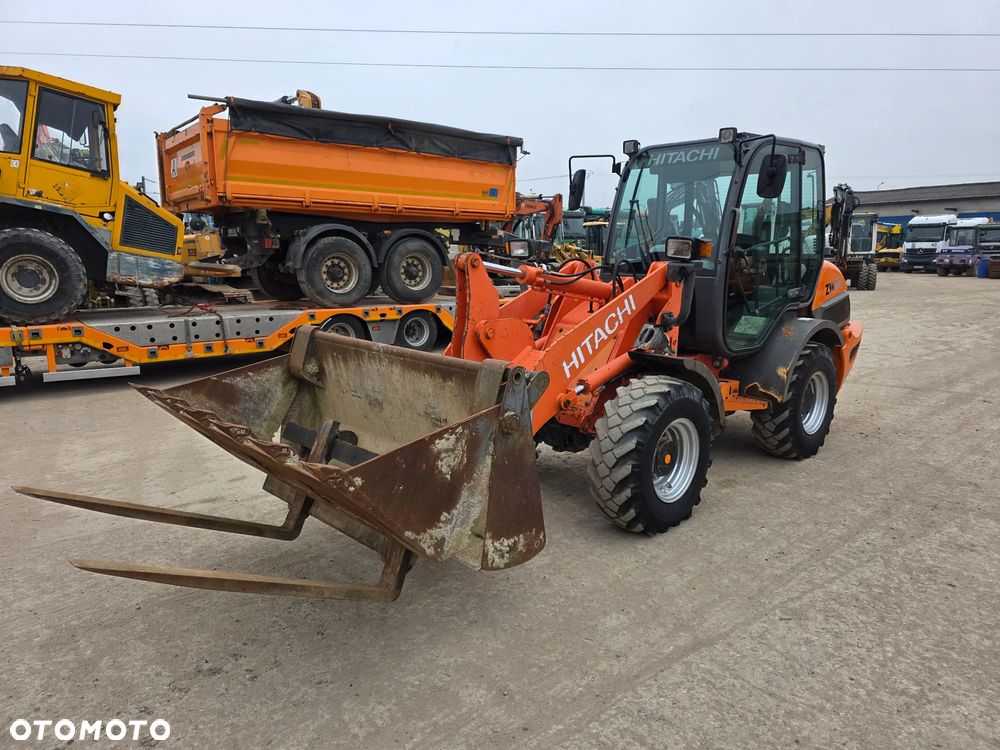 Hitachi ZW75 6500 kg Krokodyl +Widly - 8