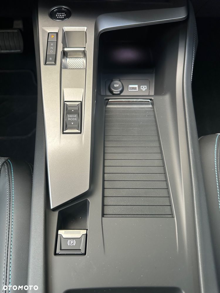 Peugeot 408 - 17