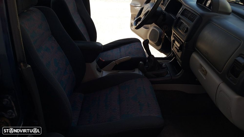 Mitsubishi Pajero Sport 2.5 TD GLS - 25