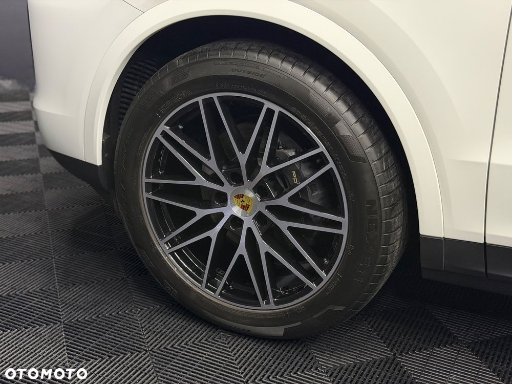 Porsche Cayenne Standard - 12