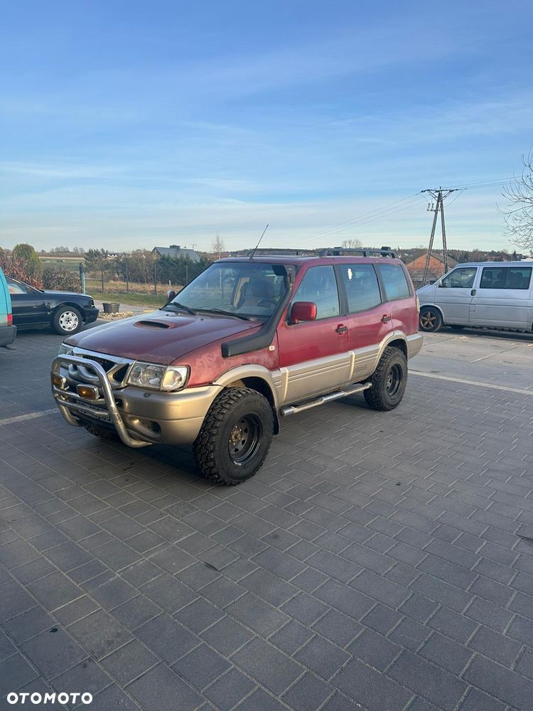 Nissan Terrano 2.4 Luxury - 1