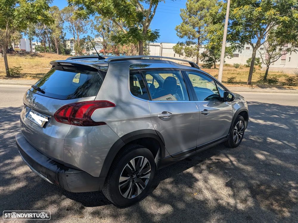 Peugeot 2008 1.2 PureTech Allure EAT6 - 21