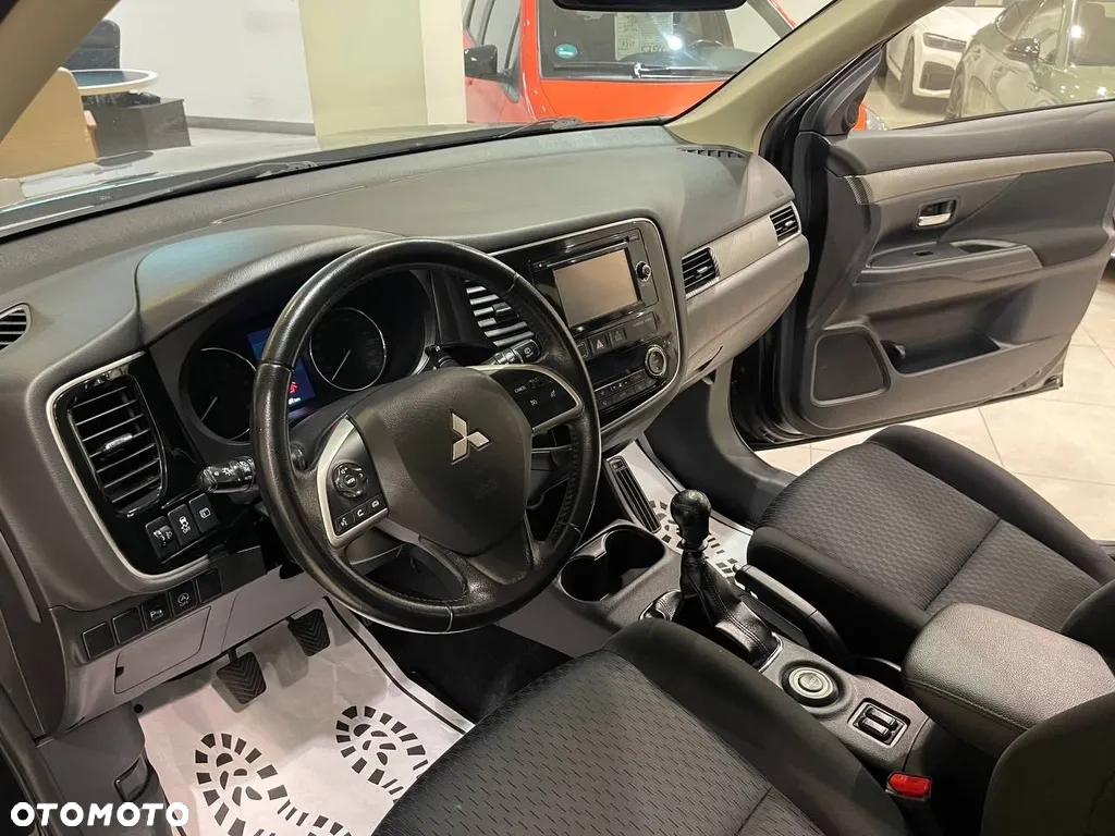Mitsubishi Outlander 2.2 DI-D 4WD Diamant Edition - 27