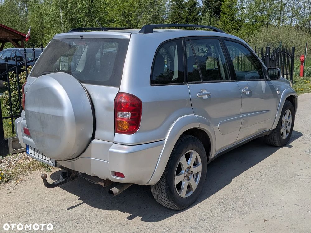 Toyota RAV4 2.0 D-4D 4x4 - 2