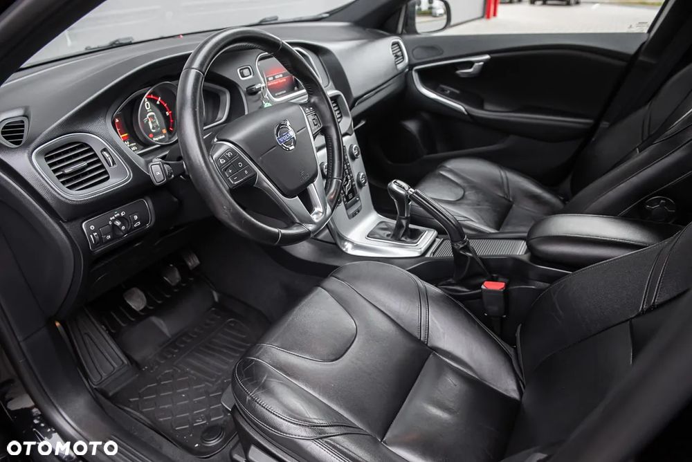 Volvo V40 D2 Inscription - 15