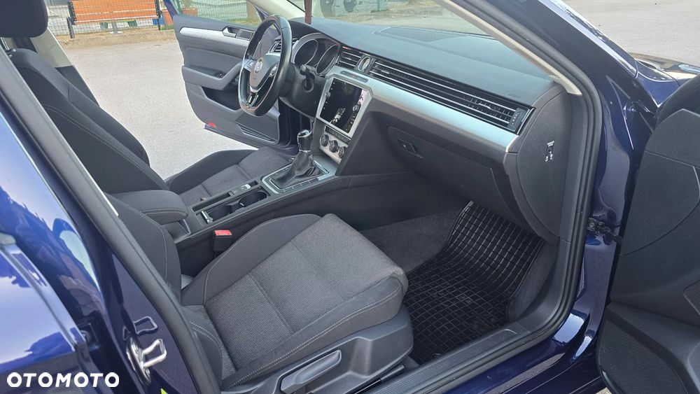 Volkswagen Passat ver-2-0-tdi-scr-comfortline - 17