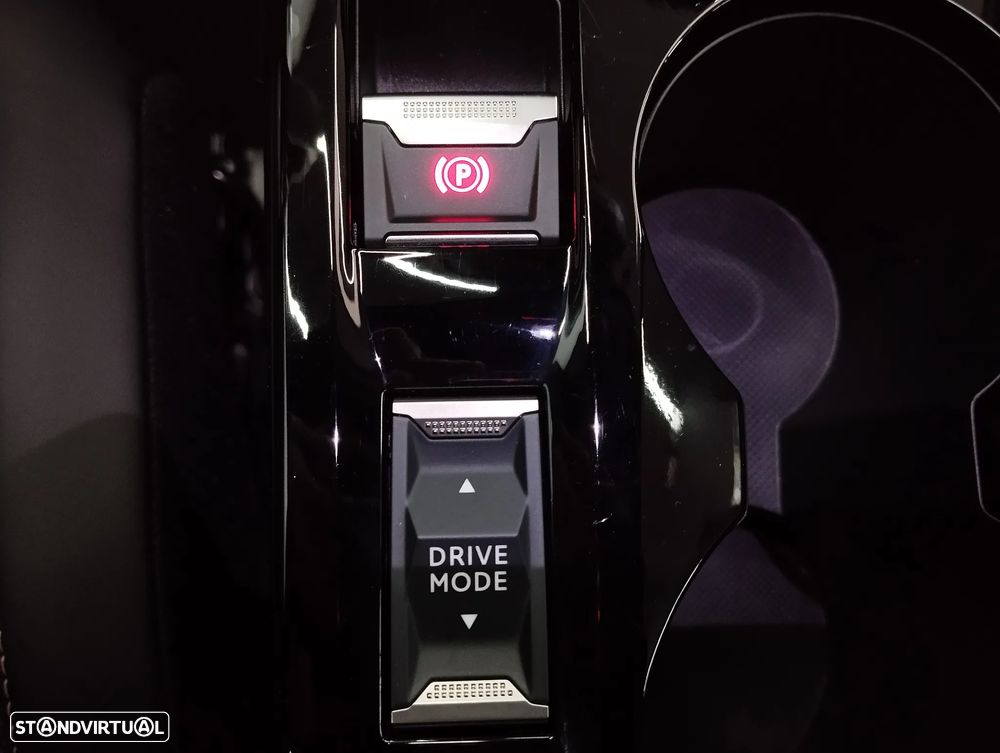 Peugeot 2008 1.2 Hybrid Allure e-DCS6 - 34