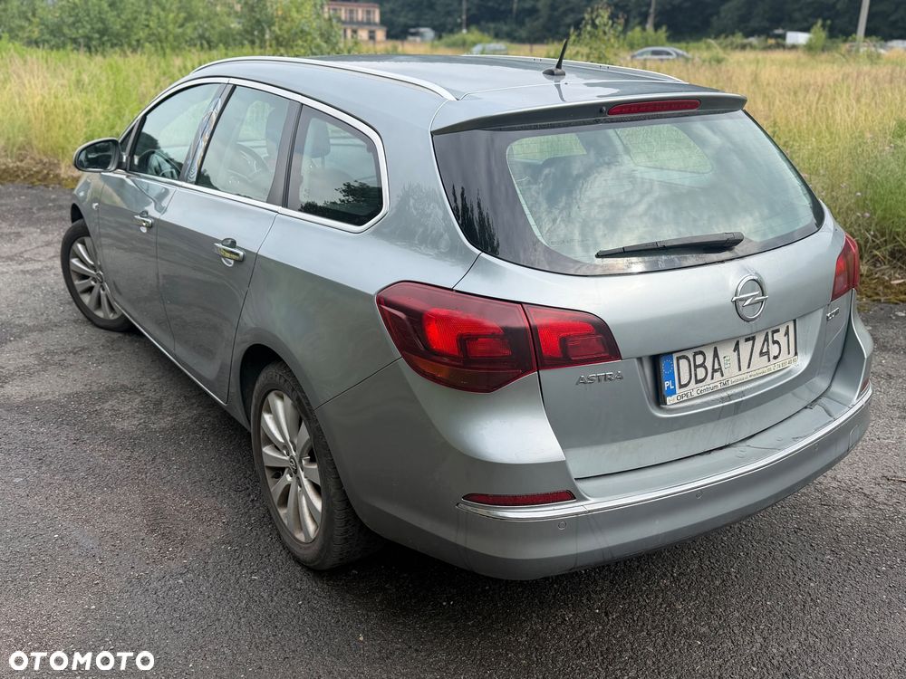 Opel Astra 1.7 CDTI Executive - 4