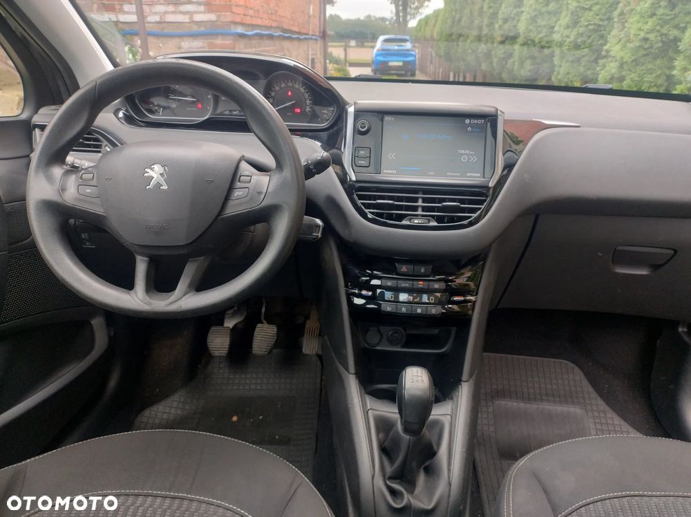 Peugeot 208 - 19