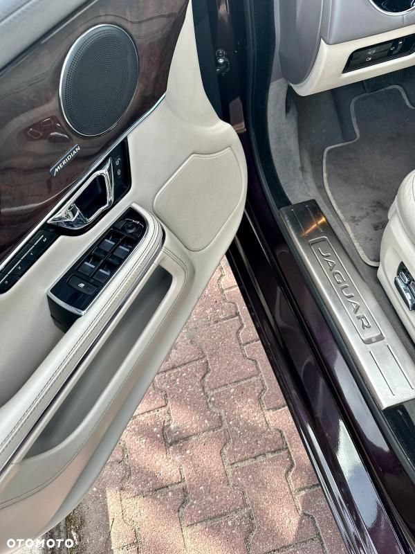 Jaguar XJ 3.0 T AWD Premium Luxury - 4