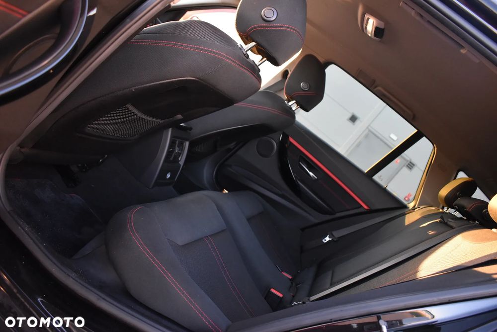 BMW Seria 3 320d Sport Line - 15