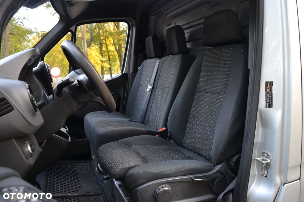 Mercedes-Benz Sprinter - 14