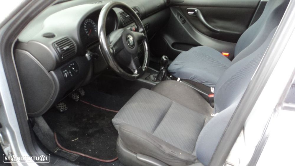 Seat Leon 1.9 TDi 110cv 2003 - Para Peças - 7