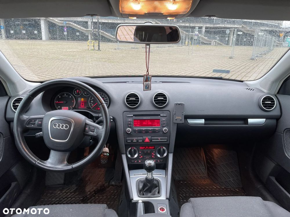 Audi A3 Sportback 2.0 TDI DPF Attraction - 11