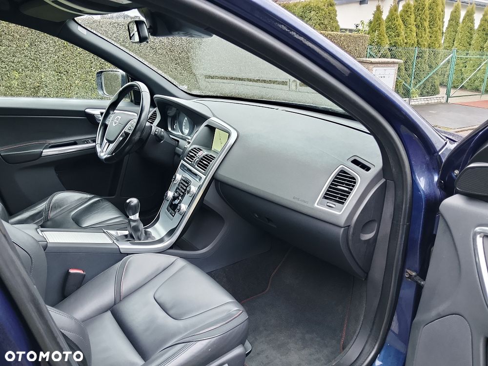 Volvo XC 60 D4 AWD Ocean Race - 16