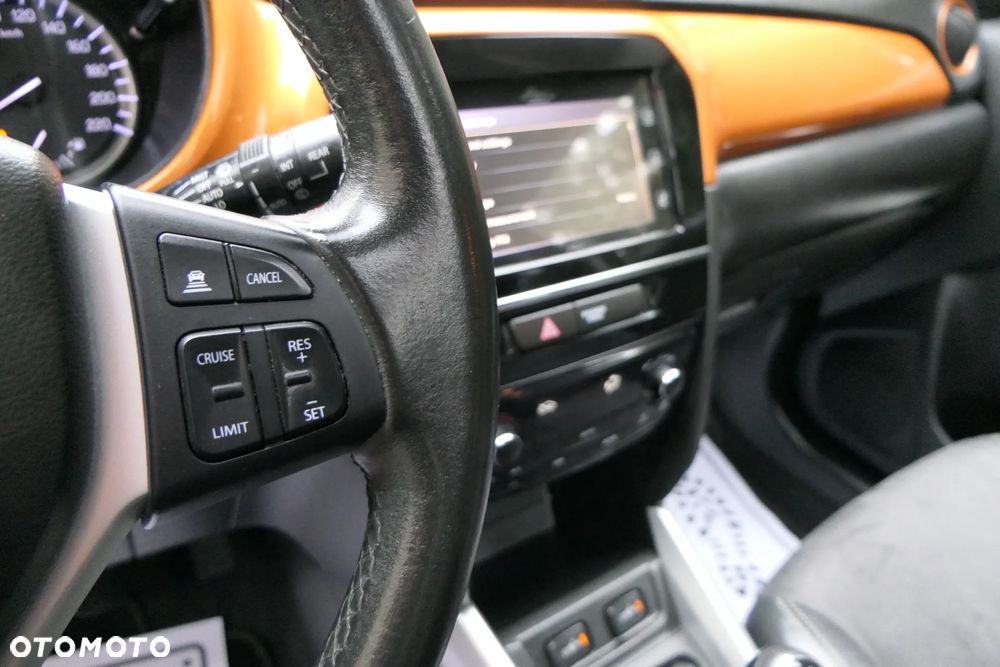 Suzuki Vitara 1.6 Premium 2WD - 24