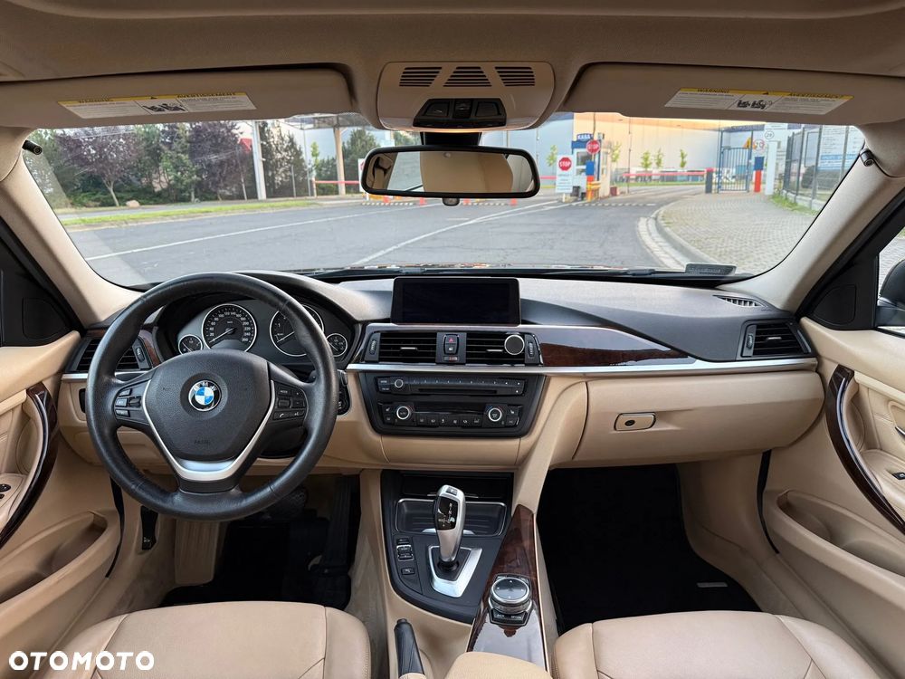 BMW Seria 3 328i xDrive Sport-Aut Luxury Line - 14