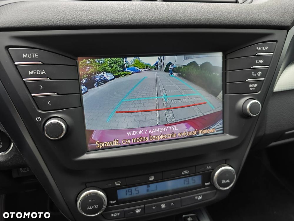 Toyota Avensis - 32