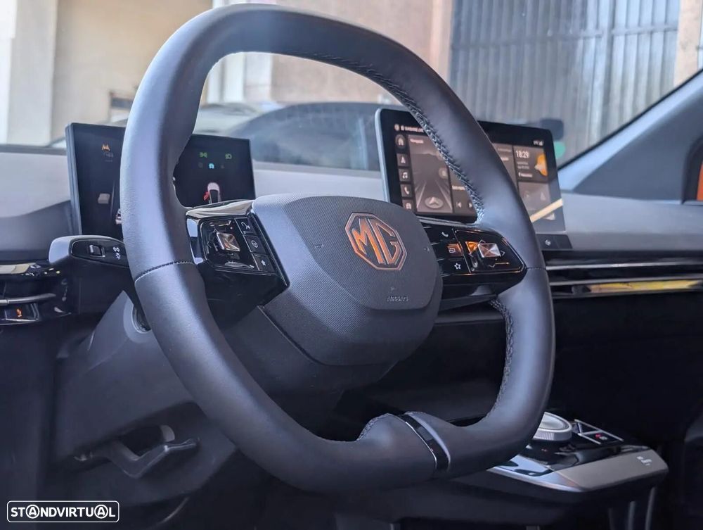 MG MG4 64 kWh Luxury - 13