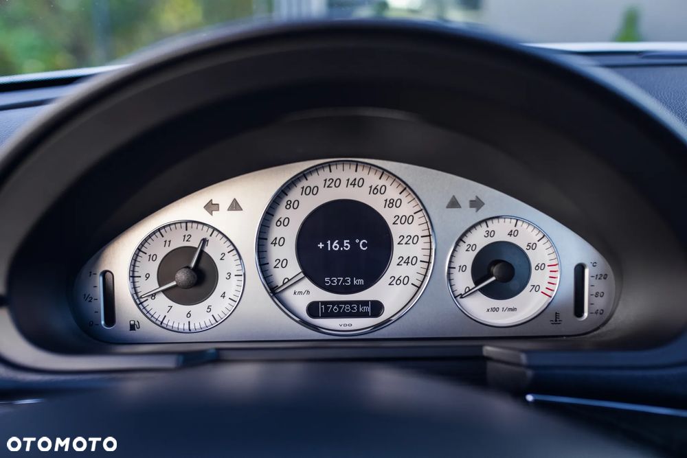 Mercedes-Benz Klasa E 500 Avantgarde - 31