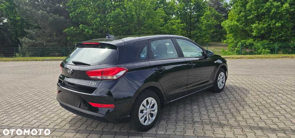 Hyundai i30 1.5 DPI Classic + - 8