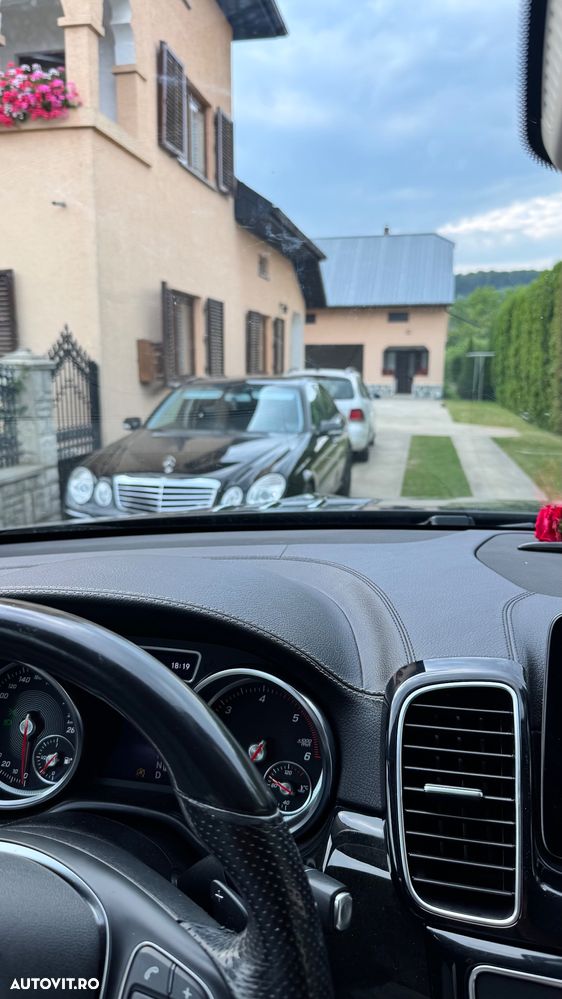 Mercedes-Benz GLE - 11