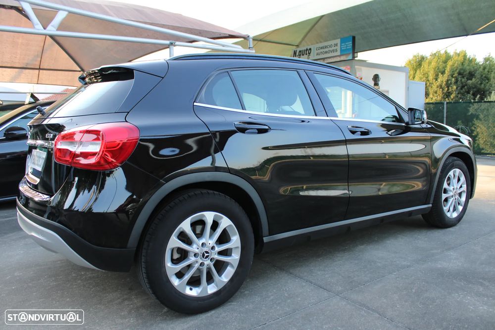 Mercedes-Benz GLA 180 d 7G-DCT Urban - 7