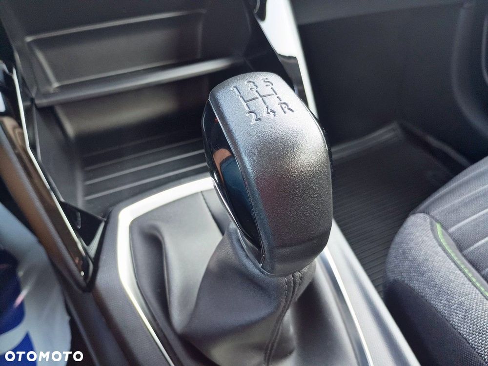 Peugeot 208 - 24