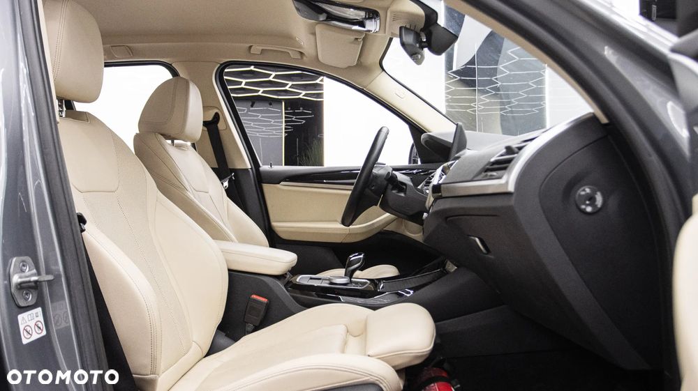 BMW X3 xDrive20d mHEV - 13