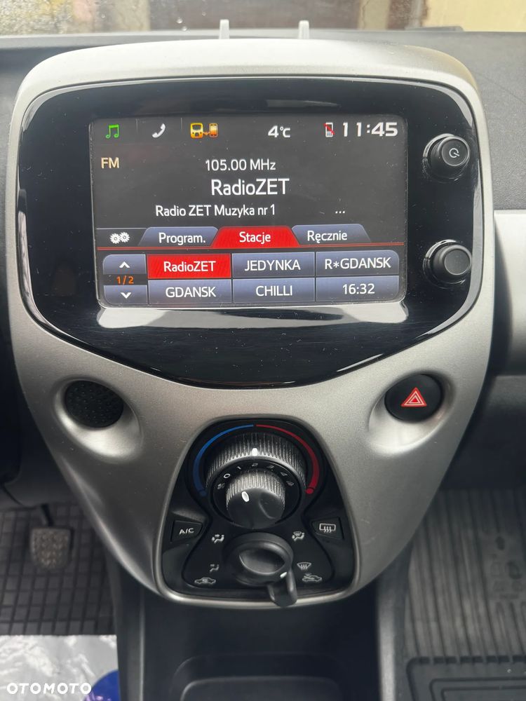 Toyota Aygo x-play touch - 11