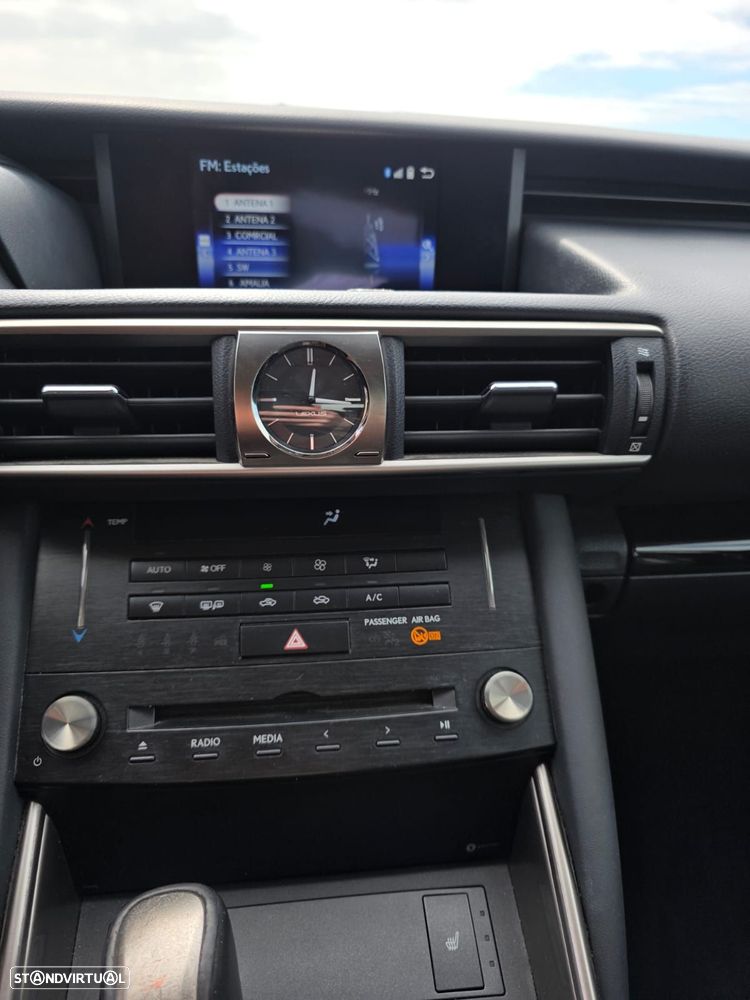 Lexus IS 300H Business - 9