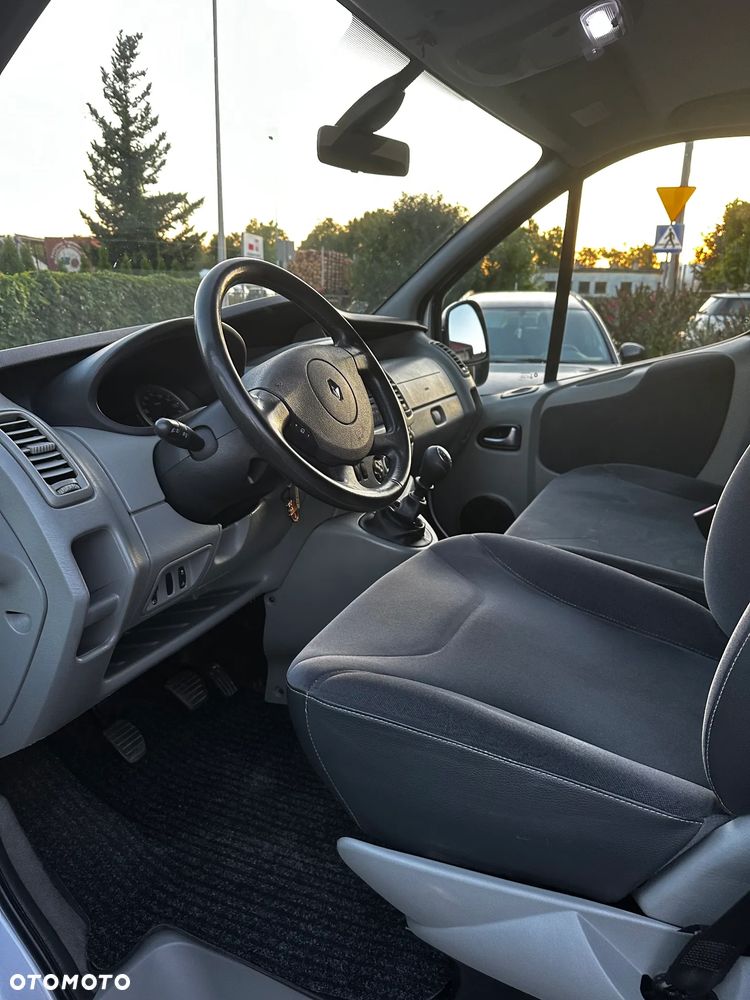 Renault Trafic Grand Passenger Black Edition - 9