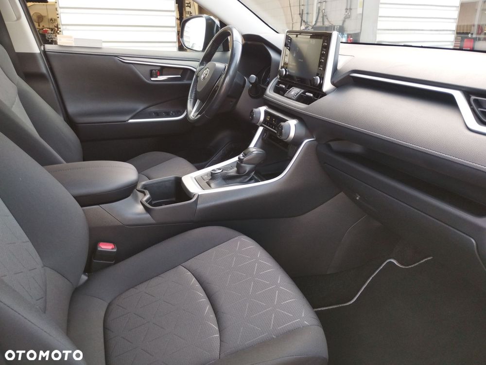Toyota RAV4 - 11