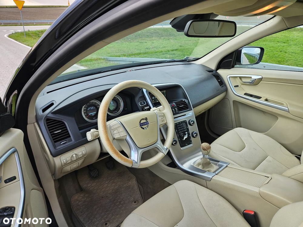 Volvo XC 60 2.4D AWD - 11