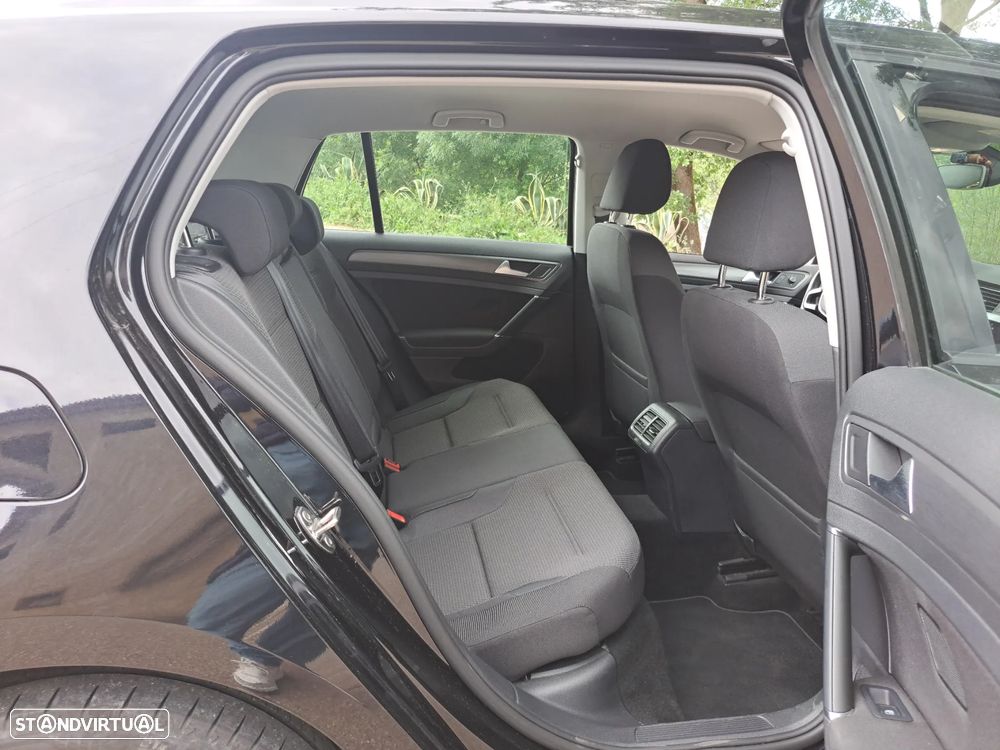 VW Golf 1.6 TDI Highline - 28