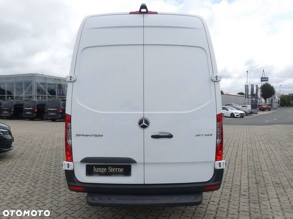Mercedes-Benz Sprinter - 7