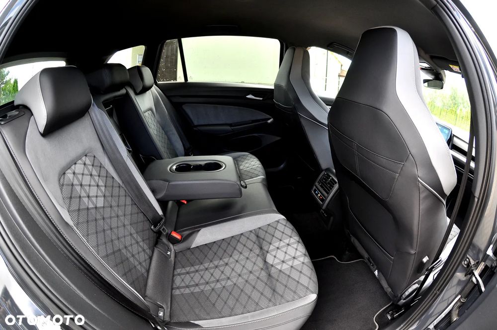 Volkswagen Golf 1.5 eTSI OPF DSG R-Line - 28