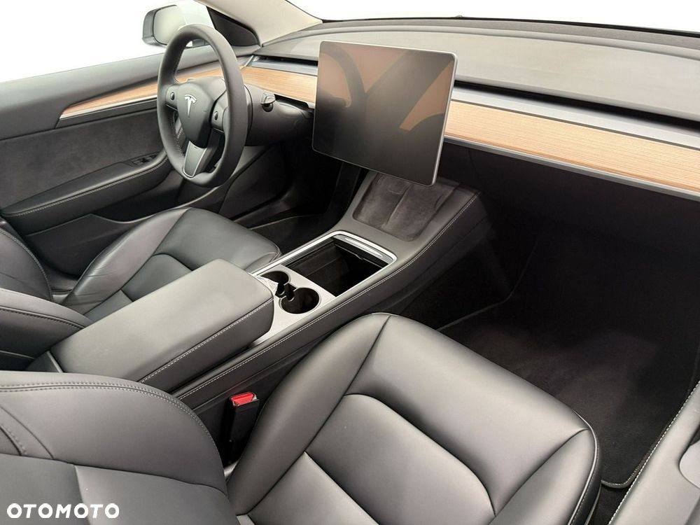 Tesla Model 3 - 14