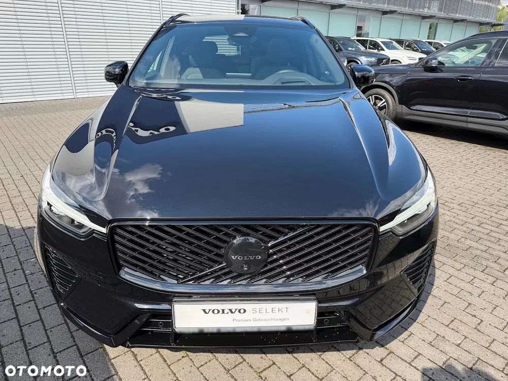 Volvo XC 60 B5 B AWD Plus Black Edition - 2