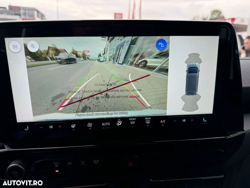 Ford Tourneo Custom - 17